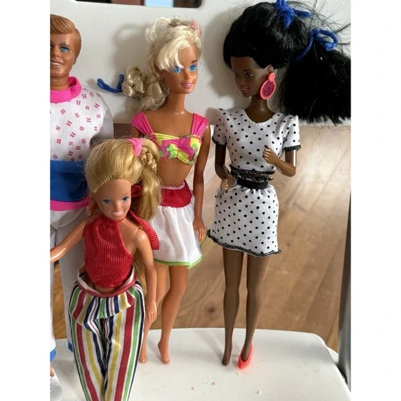 Vintage Mattel Barbies Form Early 80s To Late 80s , With Clothes, Good Condition